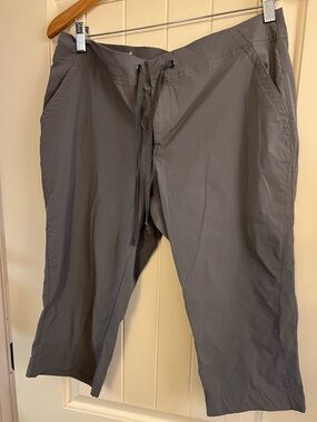 Women's Drawstring Capri Pants in Gray - Comfortable Everyday Wear